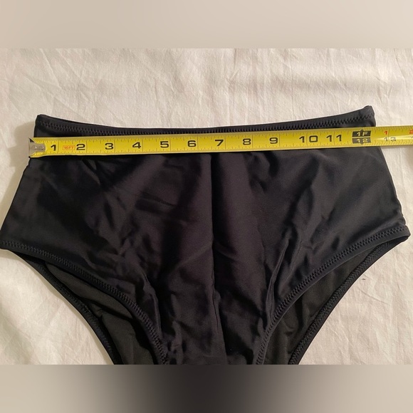 Blooming Jelly 2 Piece Swimsuit Size M Black and Pink - Picture 11 of 14